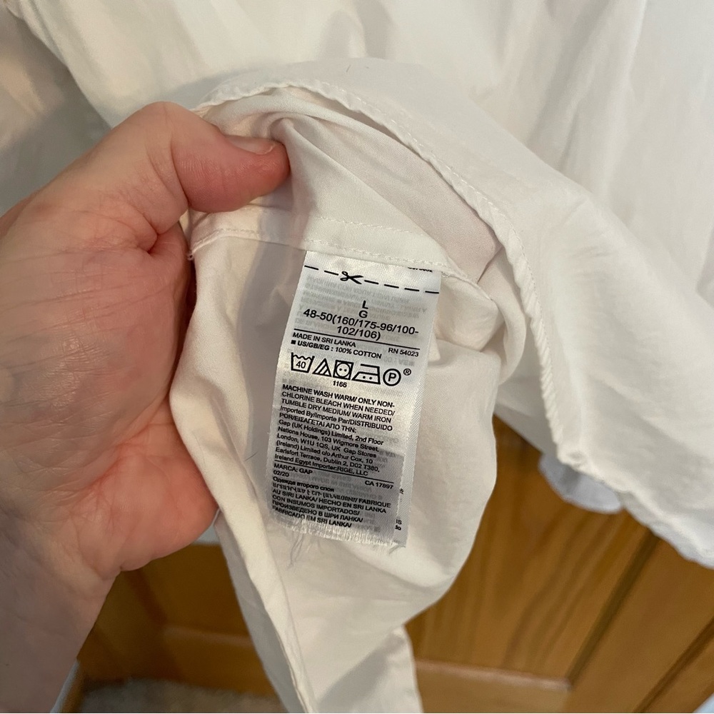 gap super fine Poplin perfect fit button down shirt, size large - Picture 5 of 6